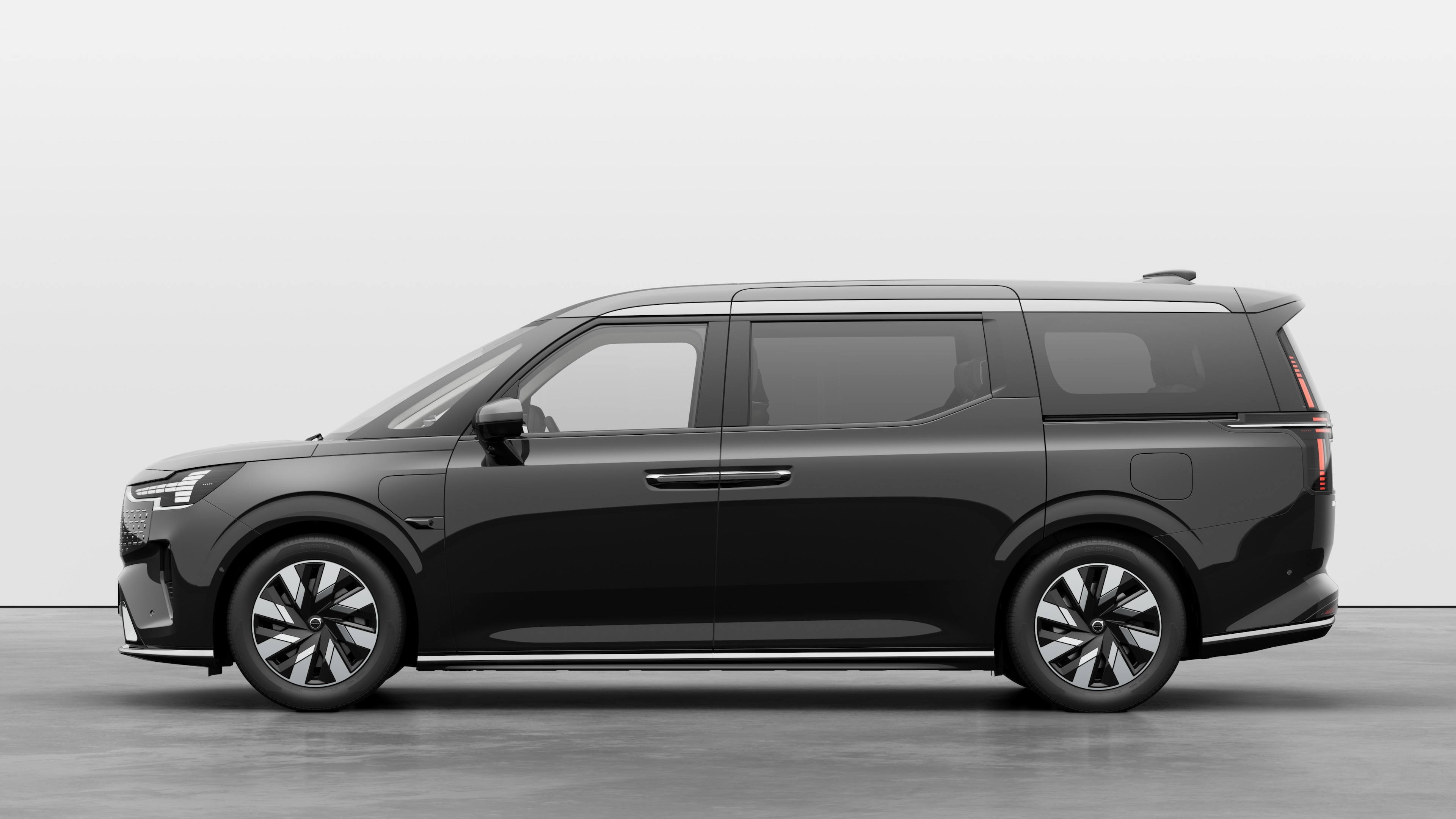 沃尔沃汽车在朴素的工作室背景下的侧视图。不存在其他详细信息或标识符。