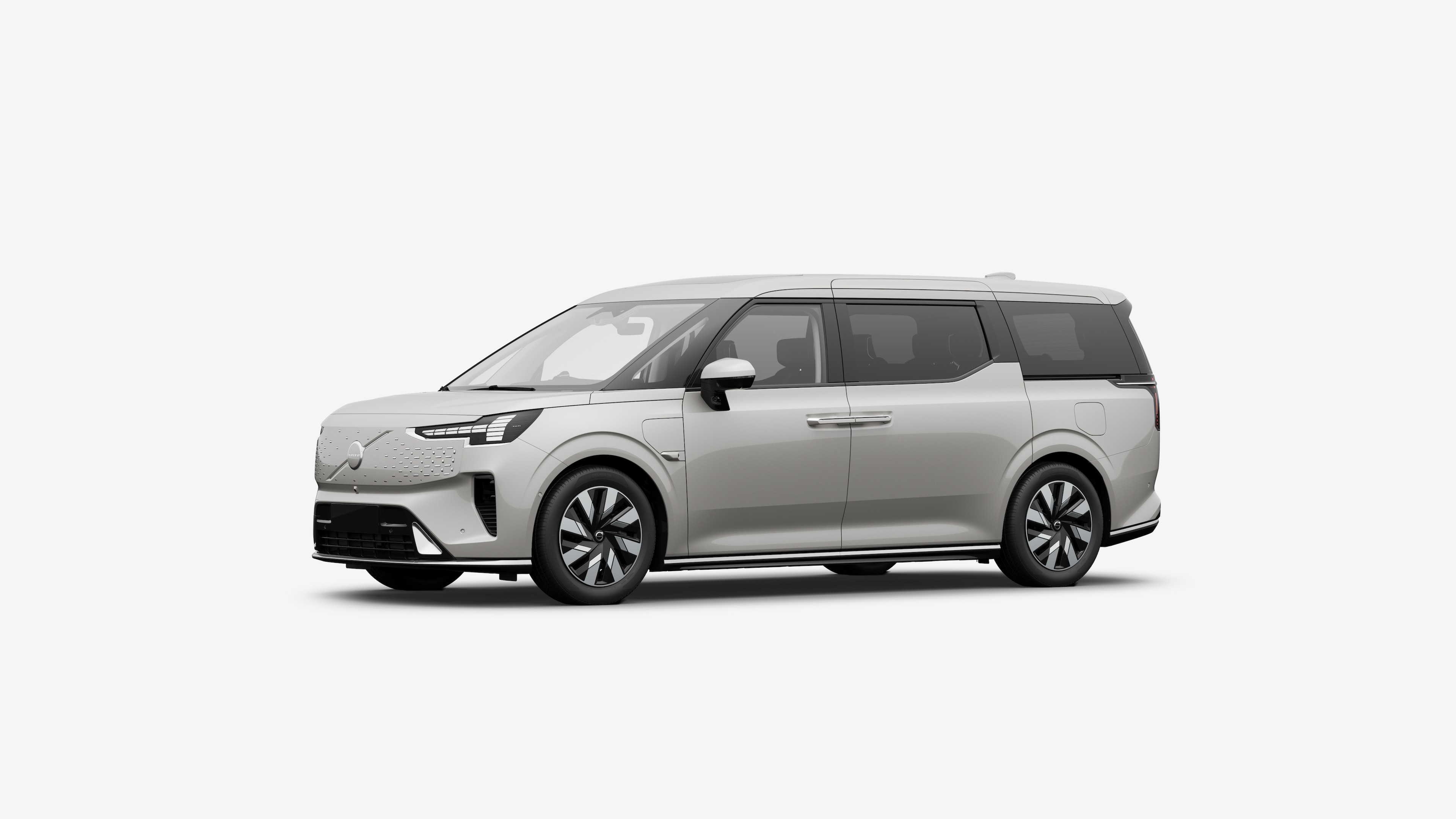 沃尔沃汽车外观四分之三视图，背景为朴素的工作室。