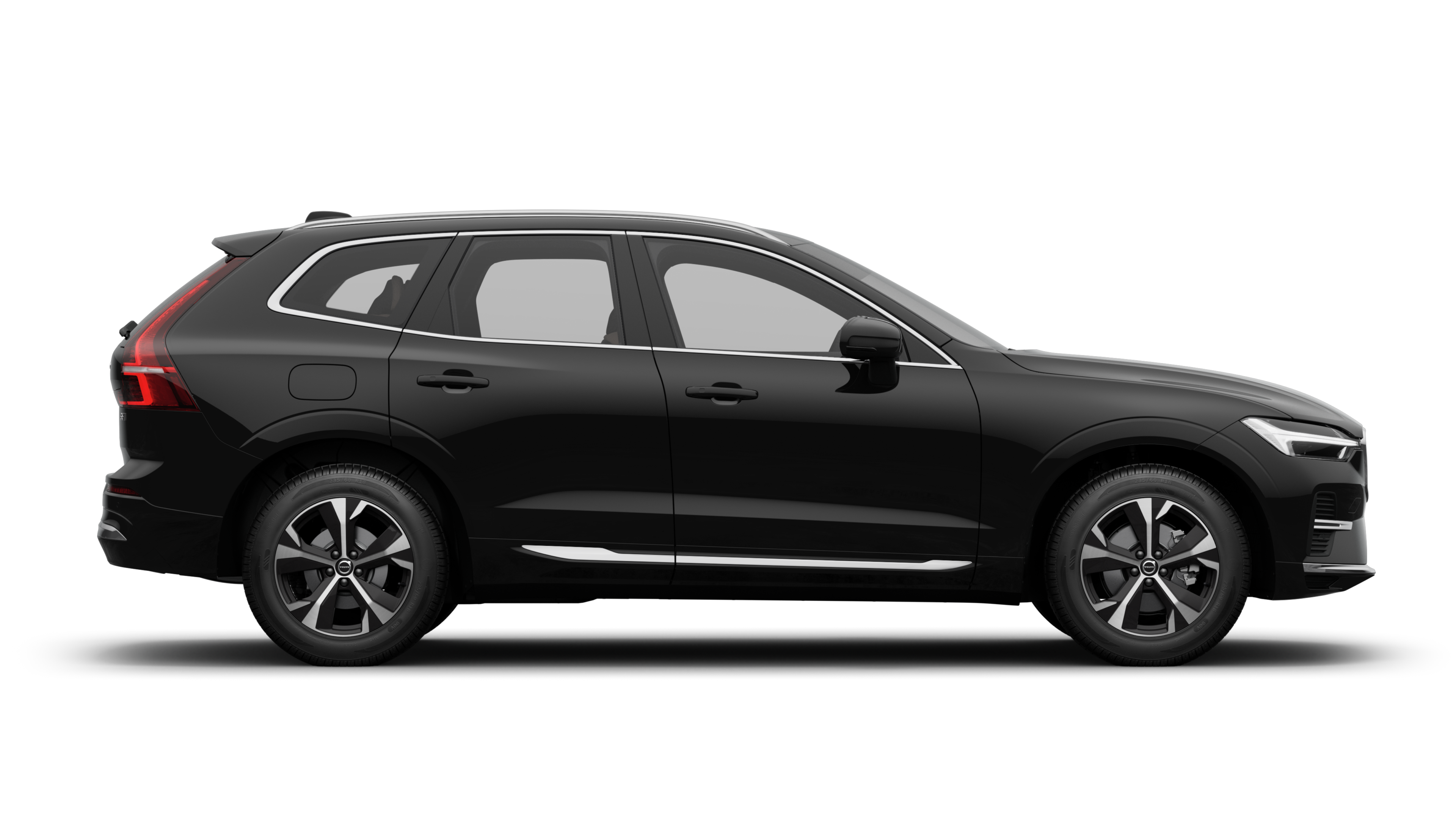 沃尔沃汽车侧视图在纯工作室背景上显示关闭的车门和可见的车轮设计。