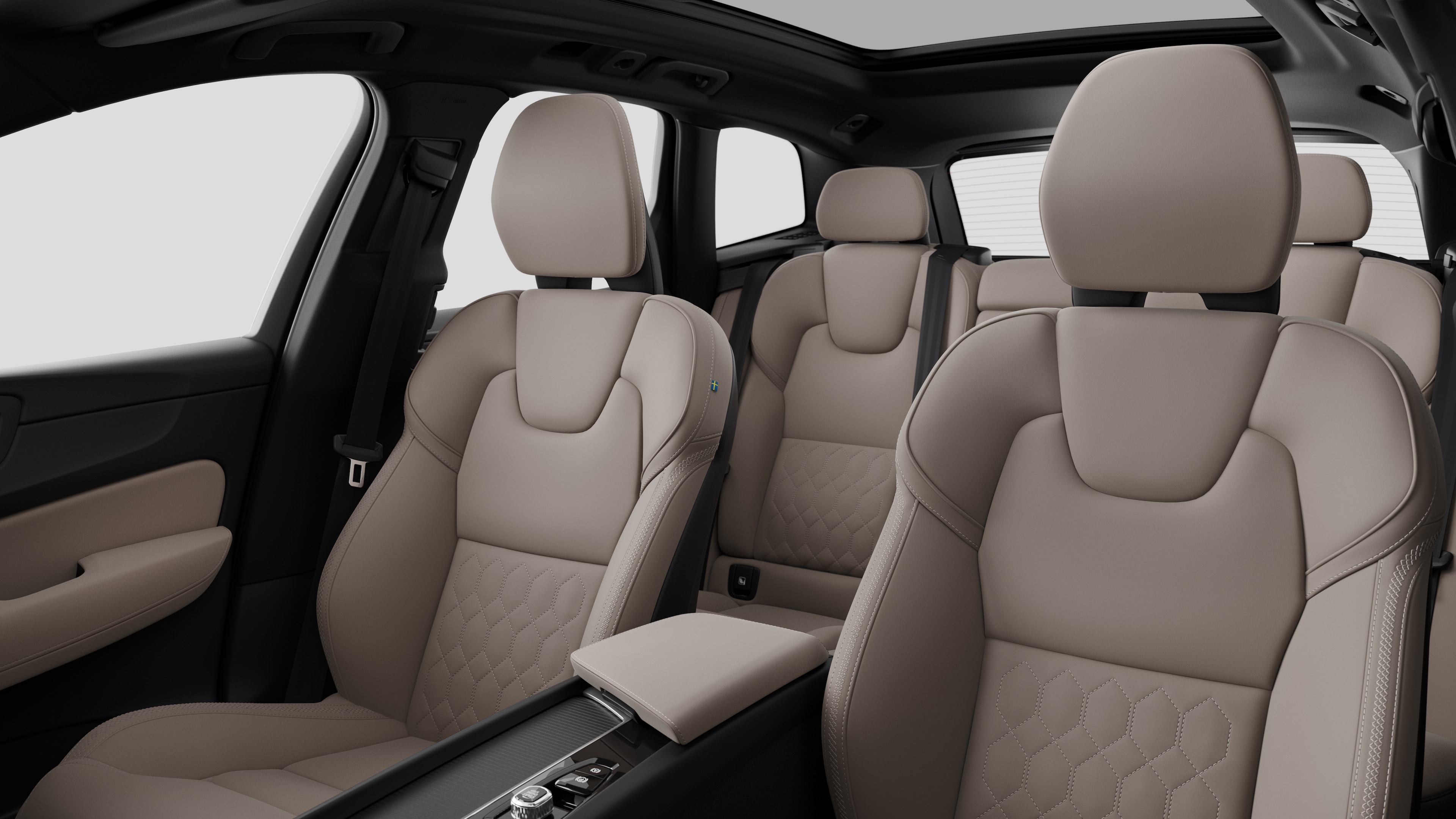 沃尔沃汽车内饰在纯工作室背景中显示后排乘客座椅和中控台。