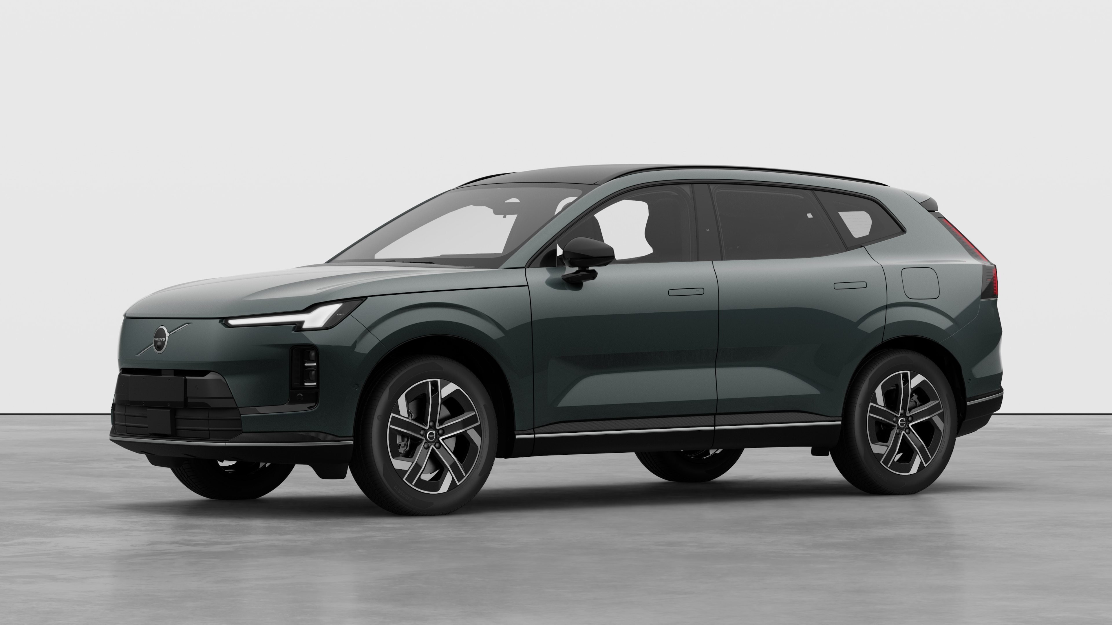 沃尔沃汽车外观四分之三视图，朴素的工作室背景。