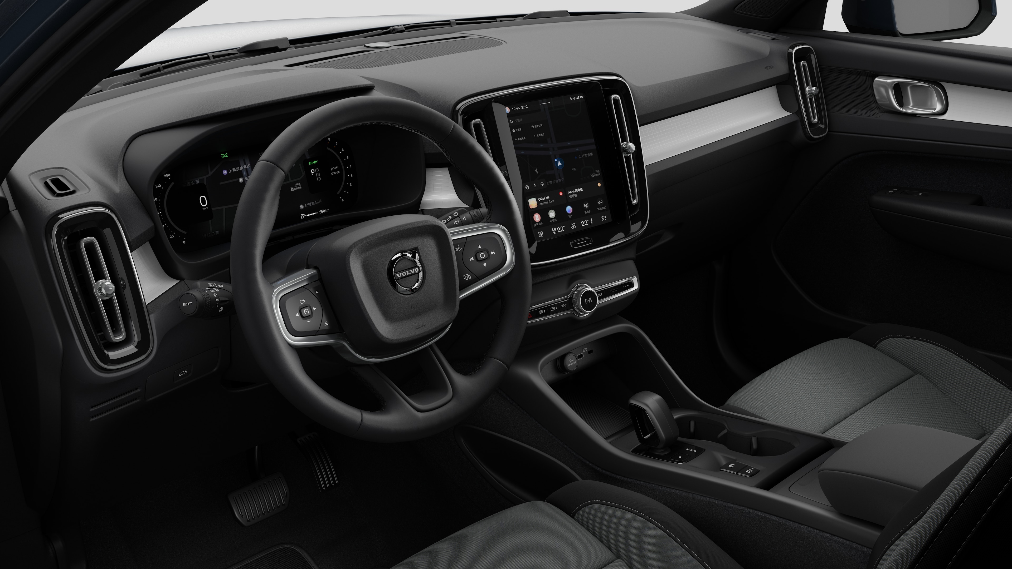沃尔沃汽车的内部视图，在纯工作室背景中显示仪表板、方向盘、中控台和数字显示屏。