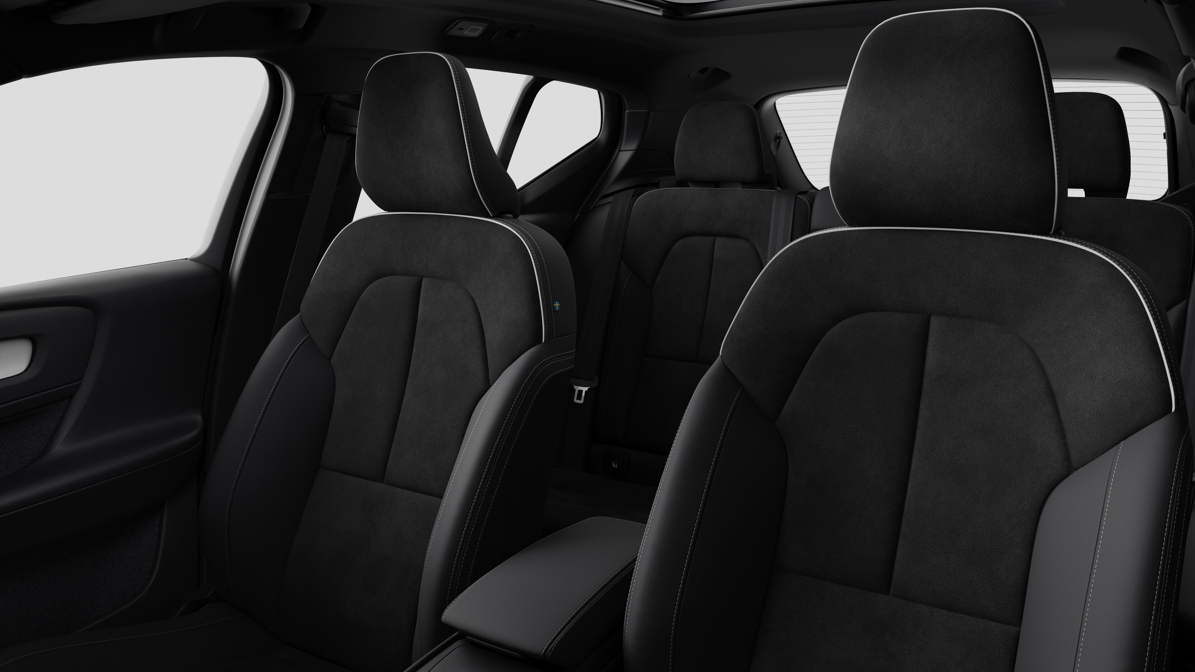 沃尔沃汽车内饰在纯工作室背景中显示后排乘客座椅和中控台。